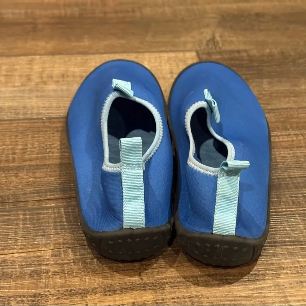 Cat and Jack Boys Water Shoes Swim Quick Dry Light Weight Blue Size 5